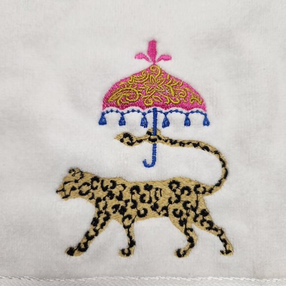 GE LIVING Embroidered Circus Animals Leopard and Tiger Decorative Hand Towels - Picture 4 of 7